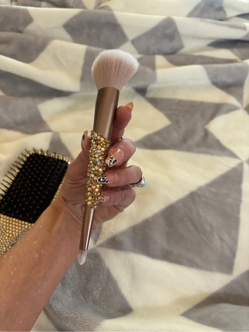 Crystal-Embellished Powder Brush – Gold & White